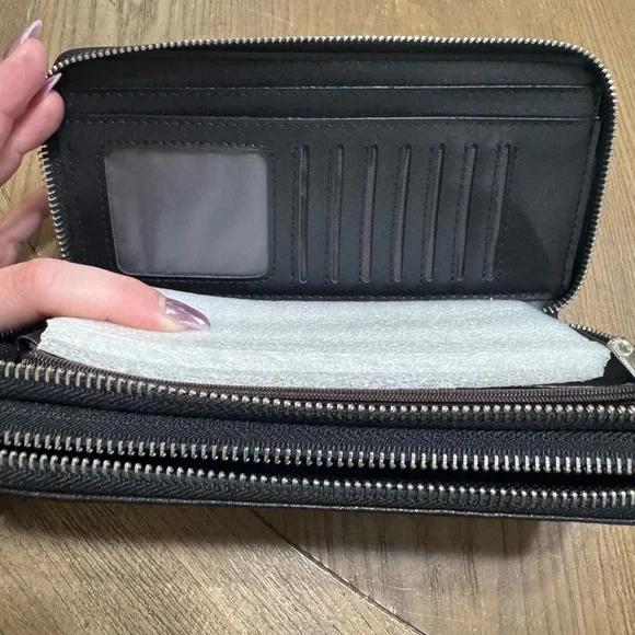 Men’s Black Zip-Around Wallet - Picture 8 of 10